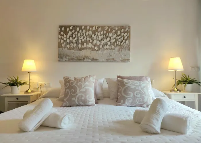 Lujoso Atico Con Vistas Al Mar, Piscina & Parking フエンヒロラ