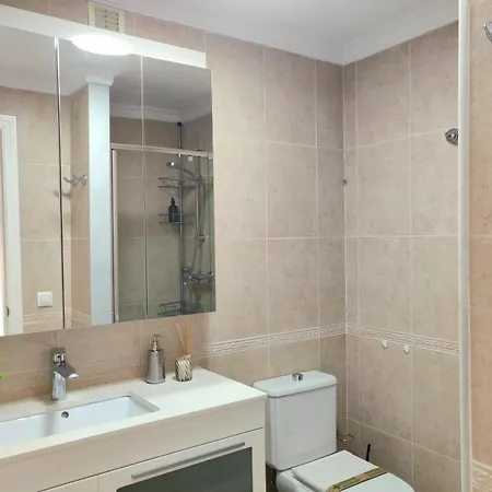 Lujoso Atico Con Vistas Al Mar, Piscina & Parking Фуэнхирола