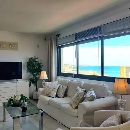 Lujoso Atico Con Vistas Al Mar, Piscina & Parking Фуэнхирола