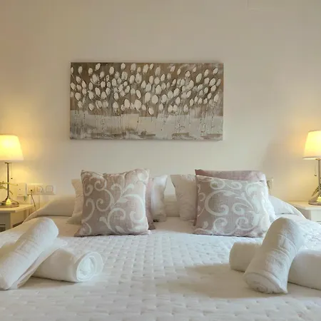 Lujoso Atico Con Vistas Al Mar, Piscina & Parking Фуэнхирола