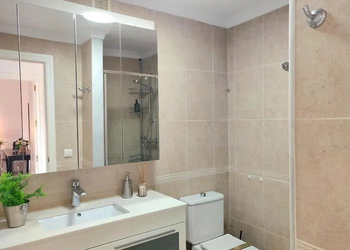 Lujoso Atico Con Vistas Al Mar, Piscina & Parking Fuengirola